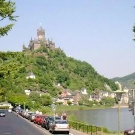 Апартаменты Fuer Bis Zu Fuenf Personen *