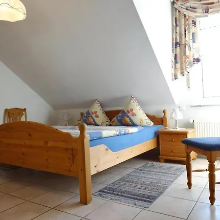 Apartment Fuer Bis Zu Fuenf Personen *