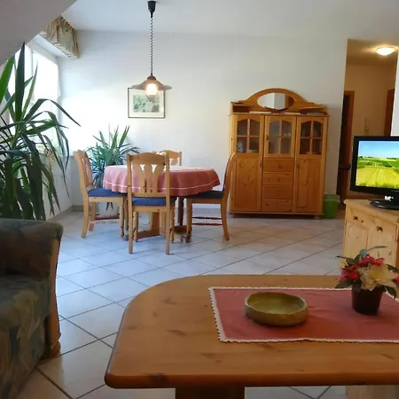 Apartment Fuer Bis Zu Fuenf Personen Pommern